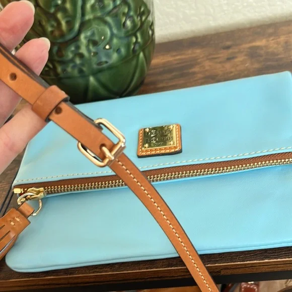 🆕 Dooney & Bourke fold over smooth leather robin egg blue fold over crossbody
